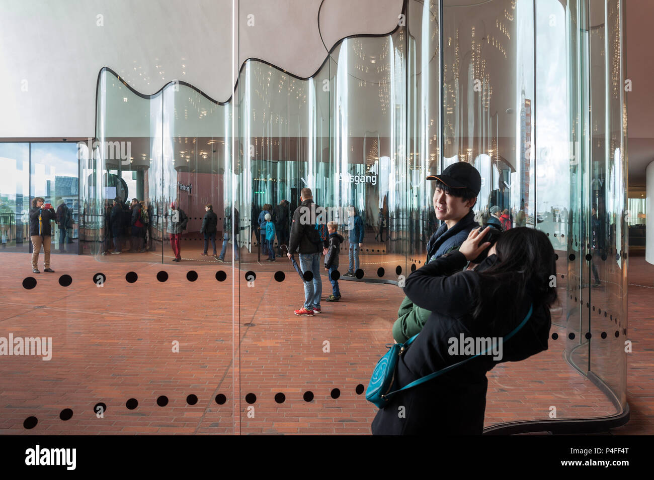 Hamburg, Deutschland, Elbphilharmonie in der HafenCity im Hamburger Hafen Stockfoto