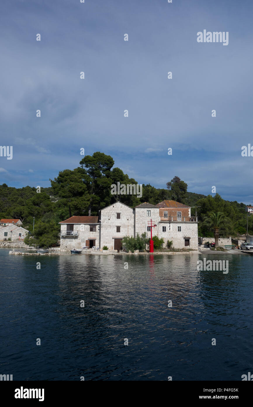 Blick auf den Hafen von Drvenik Veli, Kroatien Stockfoto