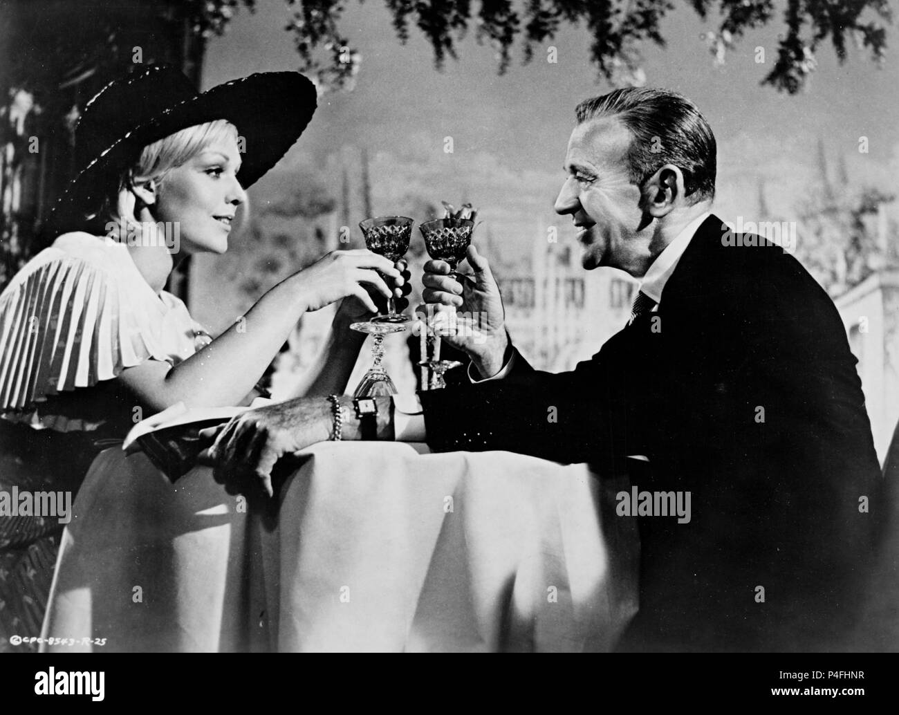 Kim novak fred astaire notorisch -Fotos und -Bildmaterial in hoher  Auflösung – Alamy