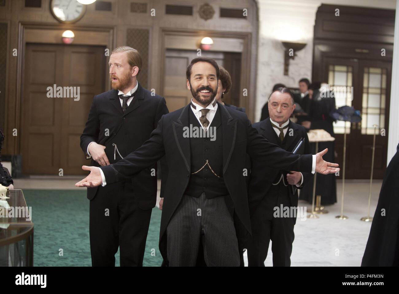 Original Film Titel: HERR SELFRIDGE. Englischer Titel: HERR SELFRIDGE. Regisseur: Andrew Davies. Jahr: 2013. Stars: Jeremy Piven. Credit: ITV STUDIOS/Album Stockfoto