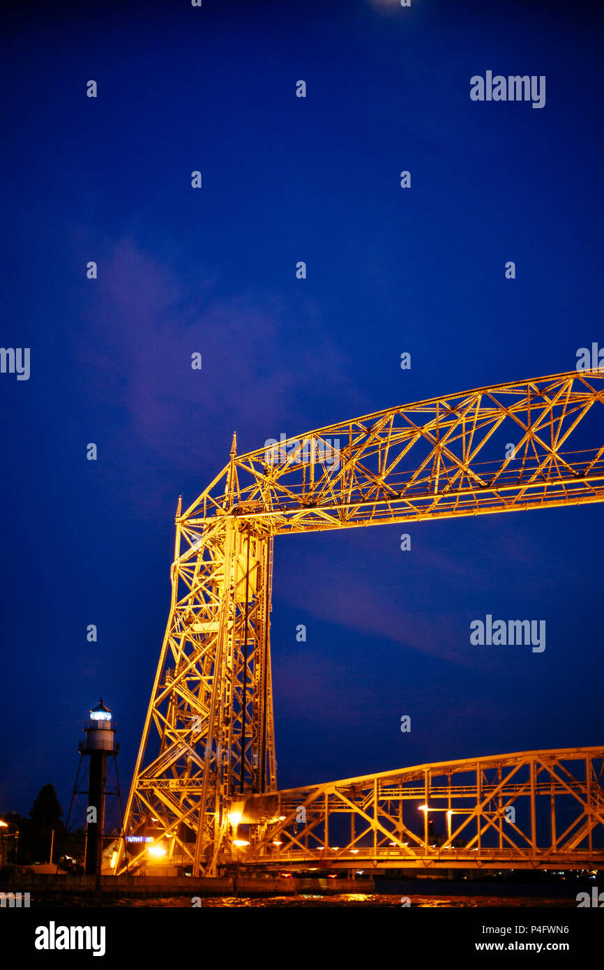 Ansicht der Aerial Lift Bridge an der Canal Park, Duluth, Minnesota Stockfoto