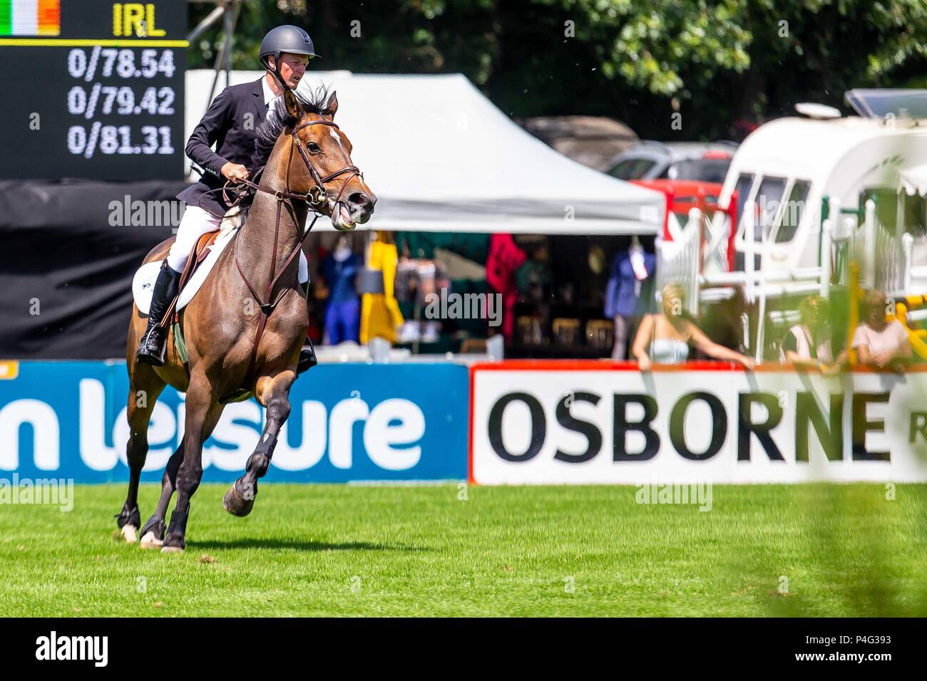 West Sussex, UK. 21 Juni, 2018. Peter Moloney, Ghana. IRL. Die Stoner Juweliere Vase. CSI 4*. Die Al Shira'aa Hickstead Derby treffen. Springen. Der All England Parcours. Hickstead. West Sussex. UK. Tag 2. 21.06.2018. Credit: Sport in Bildern/Alamy leben Nachrichten Stockfoto