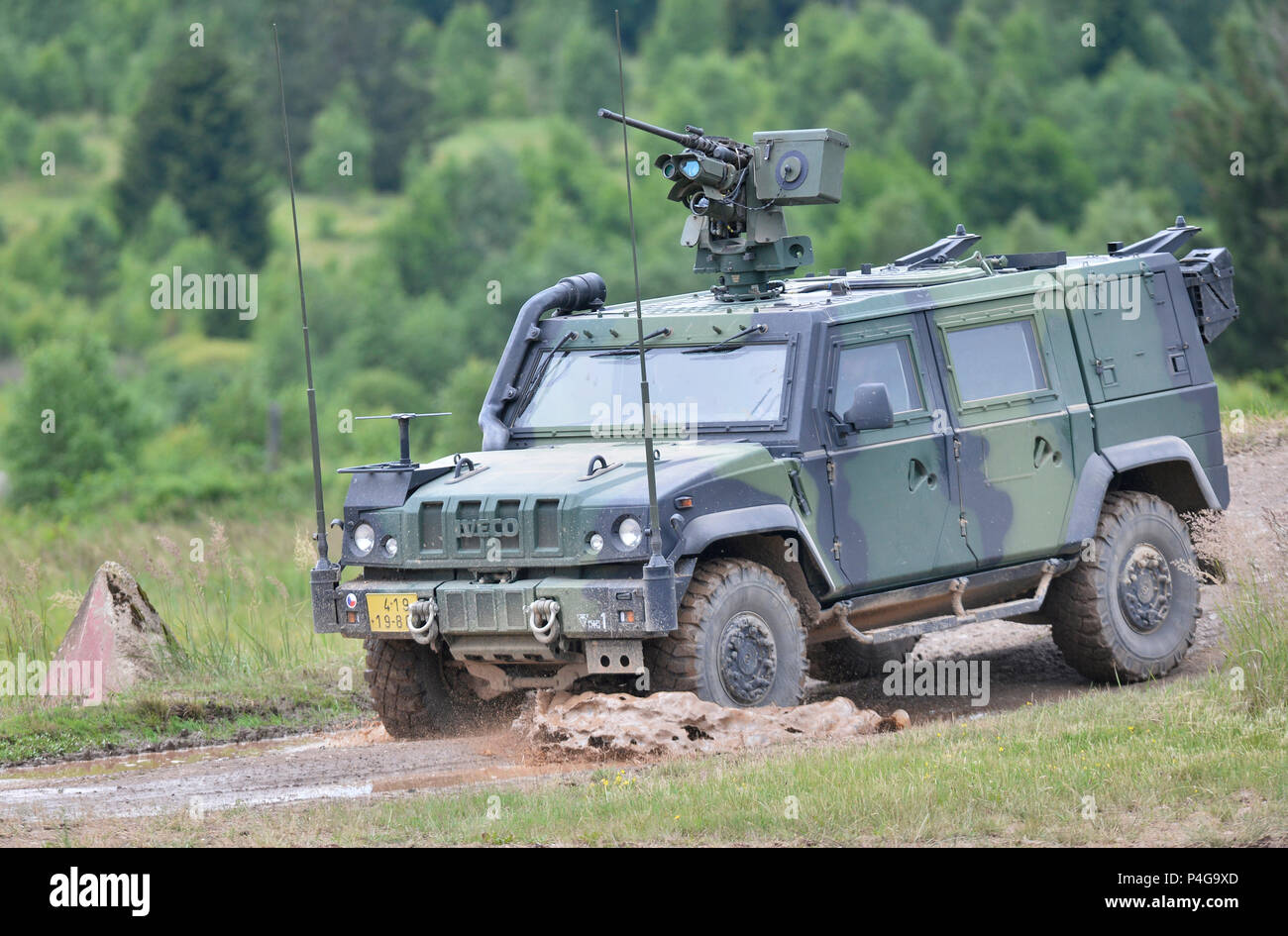 Iveco Lmv Stockfotos Und Bilder Kaufen Alamy