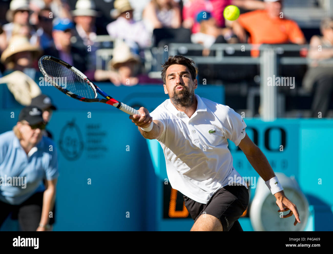 Jeremy Chardy aus Frankreich während der Herren Einzel QF bei Fieber Baum Meisterschaften (Queens Club Tennis 2018) Tag 7 im Queen's Club, London, England am 22. Juni 2018. Foto von Andy Rowland. Stockfoto