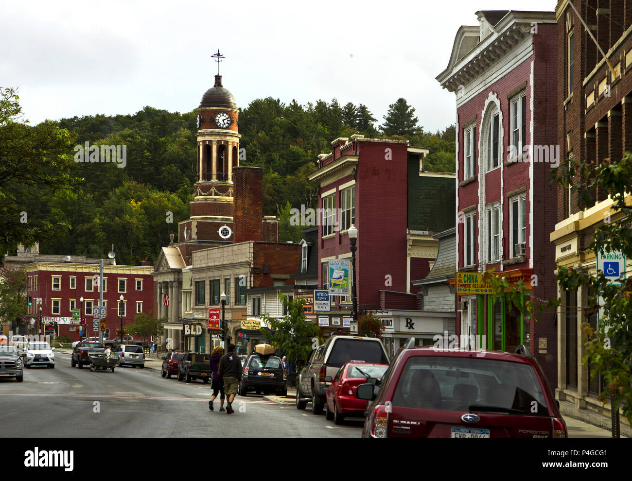 Saranac Lake, New York, USA. 6. Sep 2014. Downtown Saranac Lake ist ein kleiner Ort im Spätsommer, wie sie für den ersten Zyklus Adirondacks Fahrradtour in Upstate New York vorzubereiten. Credit: L.E. Baskow/ZUMA Draht/Alamy leben Nachrichten Stockfoto