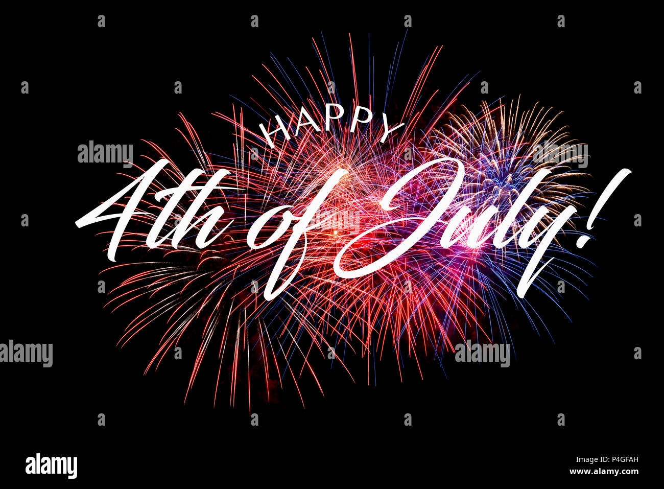 Glücklich am 4.Juli Gruß mit schwarzem Hintergrund mit Feuerwerk Stockfoto