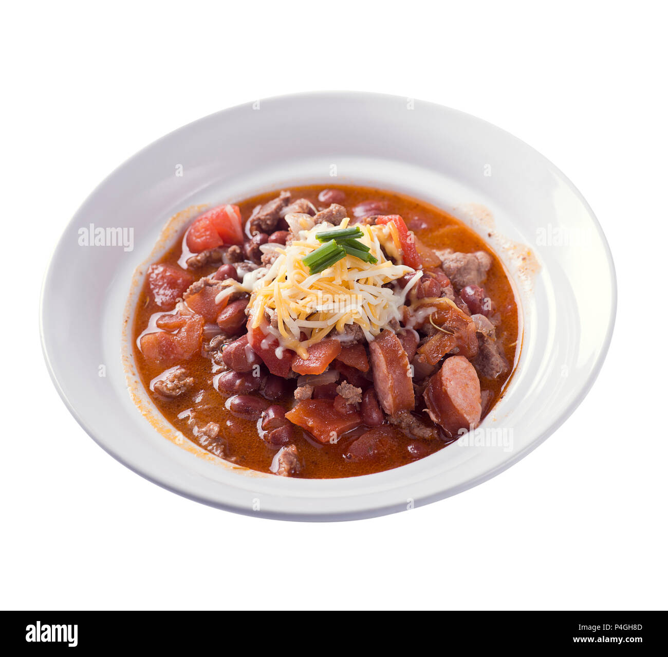 Hausgemachte Chili mit Fleisch und Würstchen auf weißem Hintergrund Stockfoto