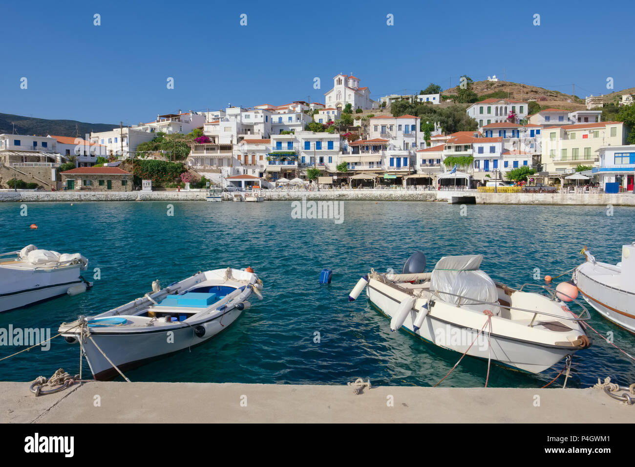 Malerische Dorf Batsi auf Andros, Kykladen, Griechenland Stockfoto