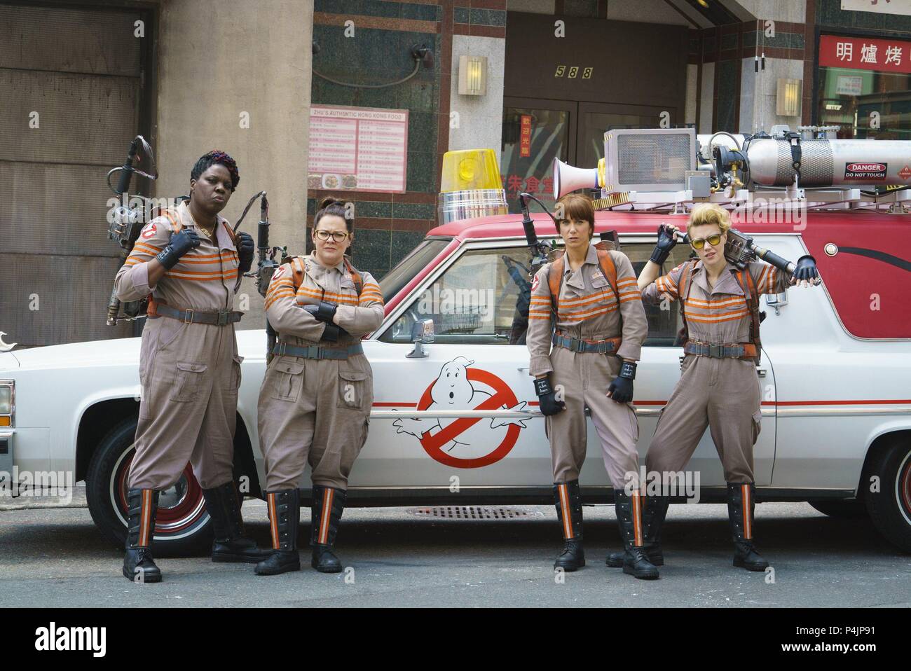 Original Film Titel: Ghostbusters. Englischer Titel: Ghostbusters. Regisseur: PAUL FEIG. Jahr: 2016. Stars: MELISSA MCCARTHY; Kristen Wiig; KATE MCKINNON; LESLIE JONES. Credit: BERGSTEN MUSIC/Columbia Pictures/FEIGCO ENTERTAINMENT/LStar/Album Stockfoto