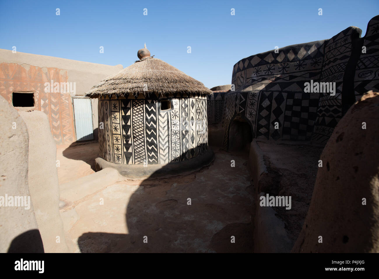 Tiebele, malte der Königshof gemachten Kassena Häuser, Burkina Faso Stockfoto