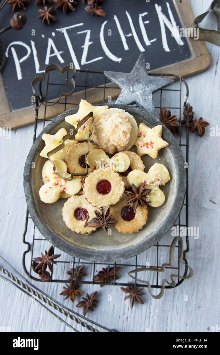 Eine gemischte Cookie platter für Weihnachten Stockfoto