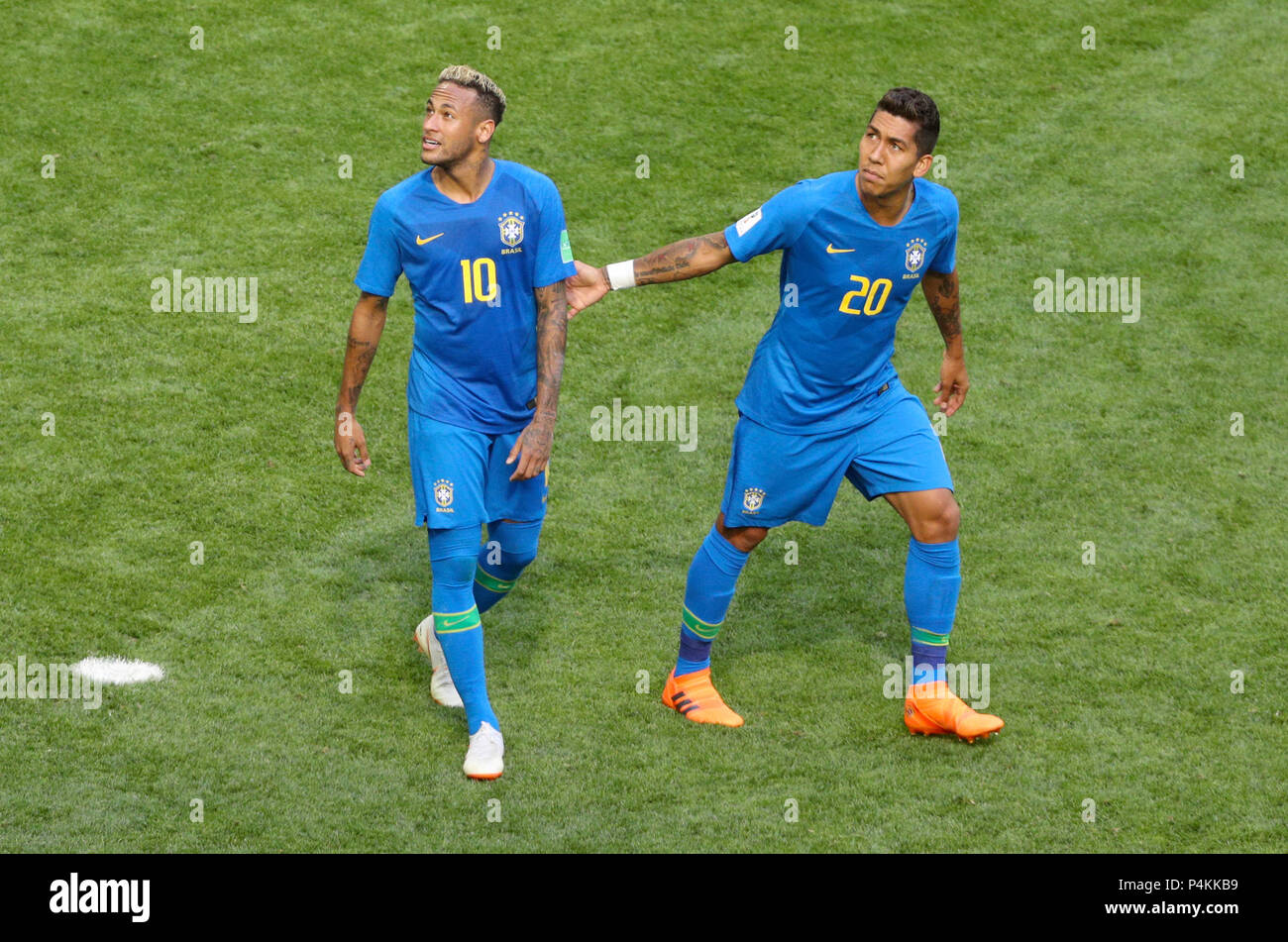 Brasiliens Neymar sieht sich als VAR Entscheidung Mahe während der FIFA WM Gruppe E Spiel im Stadion St. Petersburg, Russland. PRESS ASSOCIATION Foto. Bild Datum: Freitag, Juni 22, 2018. Siehe PA-Geschichte WM Brasilien. Photo Credit: Owen Humphreys/PA-Kabel. Einschränkungen: Nur für den redaktionellen Gebrauch bestimmt. Keine kommerzielle Nutzung. Keine Verwendung mit inoffiziellen 3rd party Logos. Keine Manipulation von Bildern. Kein Video-Emulation Stockfoto