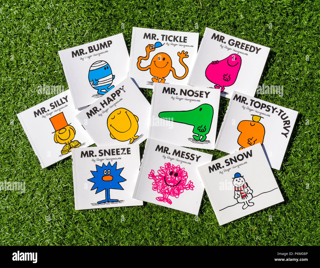 Auswahl von Mr Men Kinder Bücher geschrieben von Roger Hargreaves, gibt es 52 verschiedene Zeichen Bücher. Stockfoto