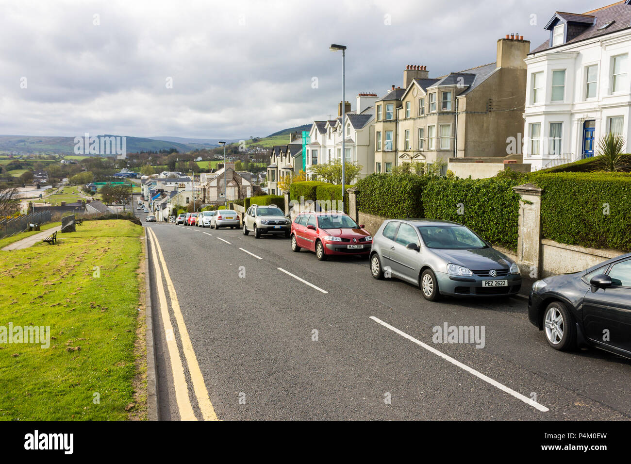 Ballycastle, Nordirland. Aussicht auf North Street downhill Stockfoto