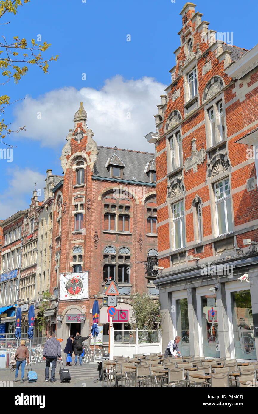 Gent, Belgien - 19 April, 2014: Traditionelles Haus Fassaden mit Schnitzereien in der Innenstadt Stockfoto