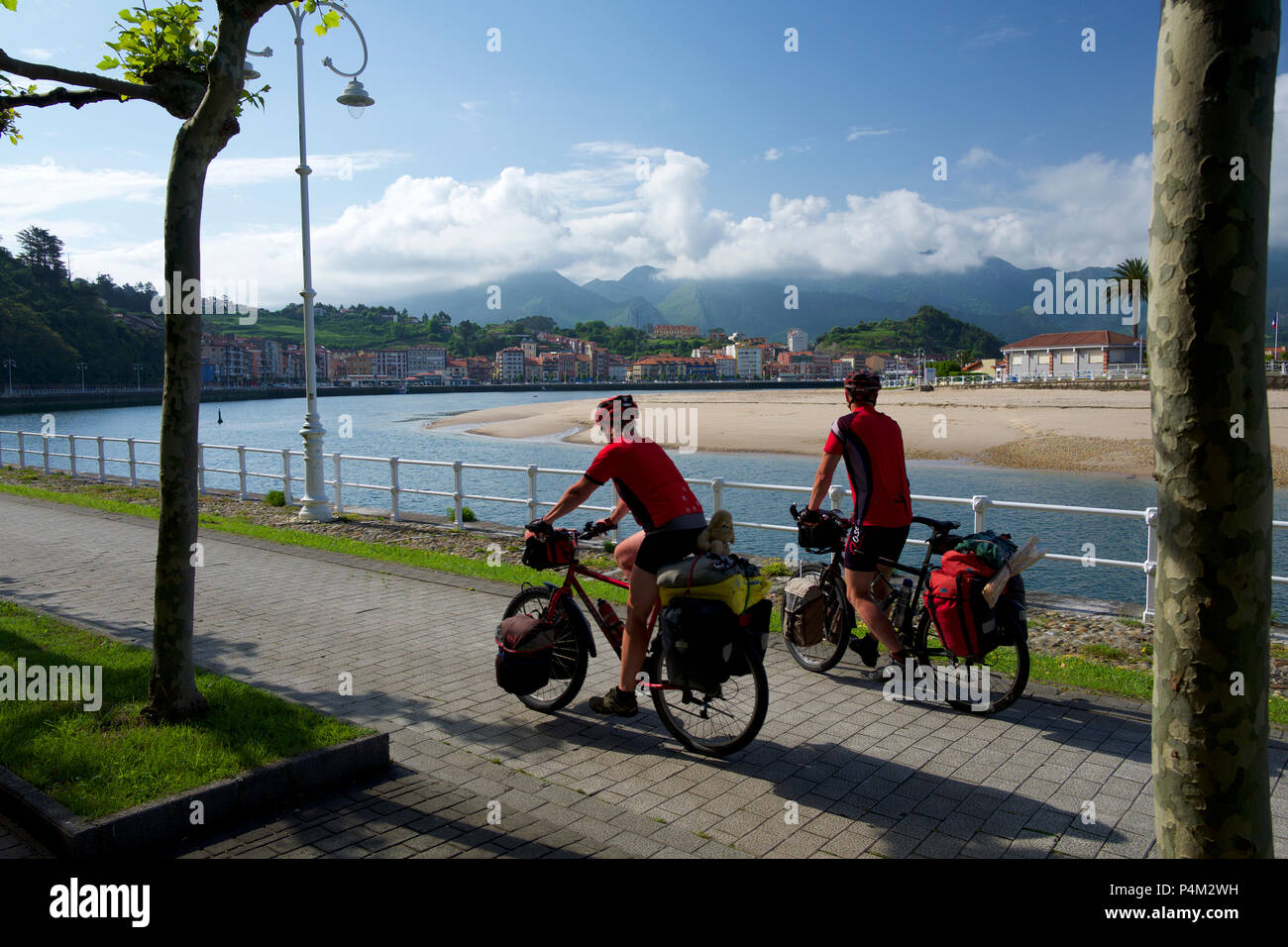 Radfahren in Ribadesella, Asturien, Spanien Stockfoto