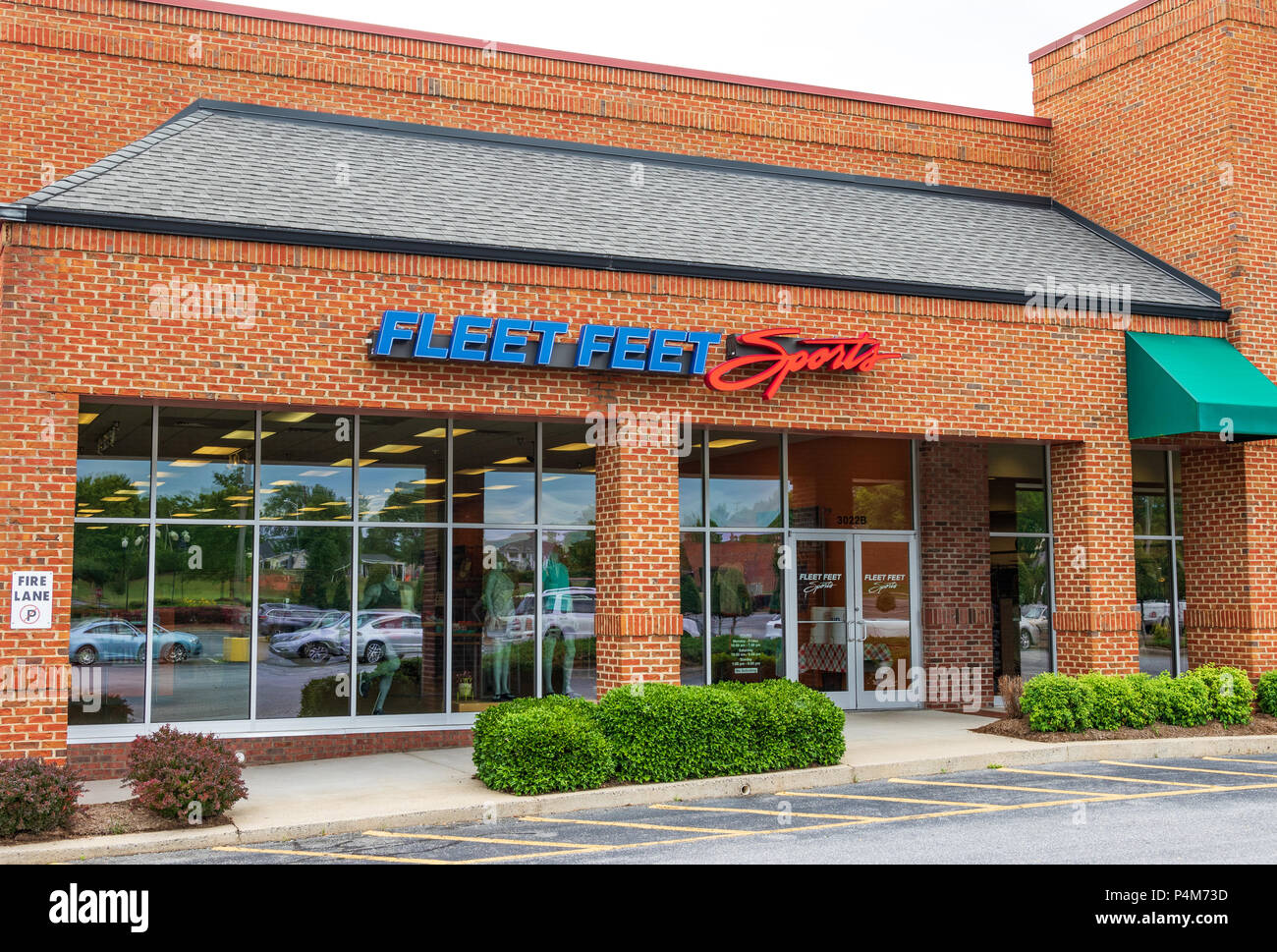 HICKORY, NC, USA-21. Juni 18: Flotte Füße Sport besitzt, betreibt, und Franchise-unternehmen eine Kette von Fachgeschäften, dass Läufer, Wanderer. Stockfoto