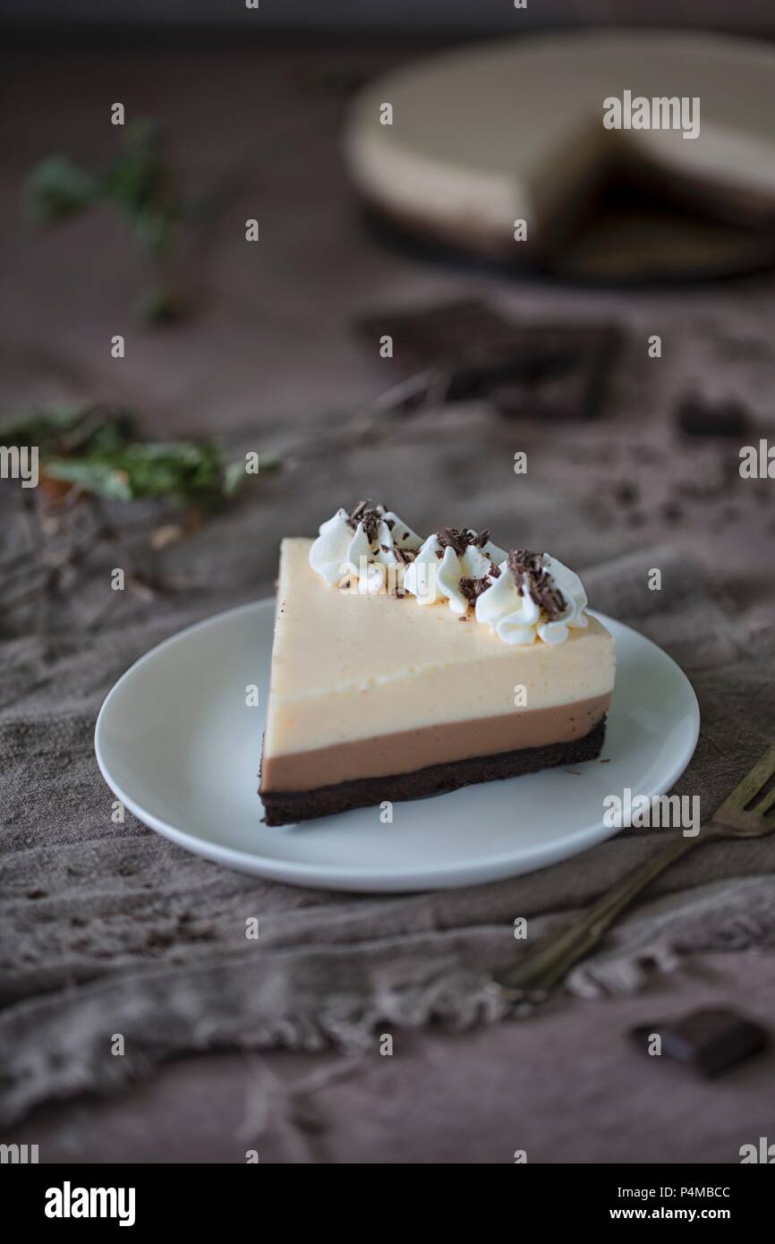 Dreifacher schokoladenkuchen Stockfotos und -bilder Kaufen - Alamy