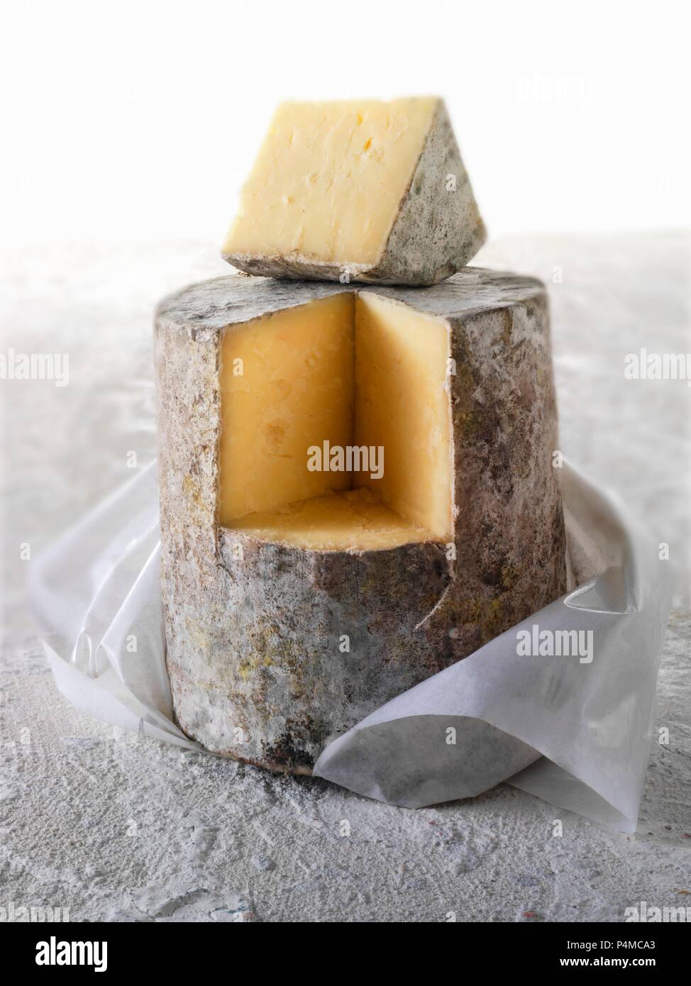 Cheddar Käse, in Scheiben geschnitten Stockfoto