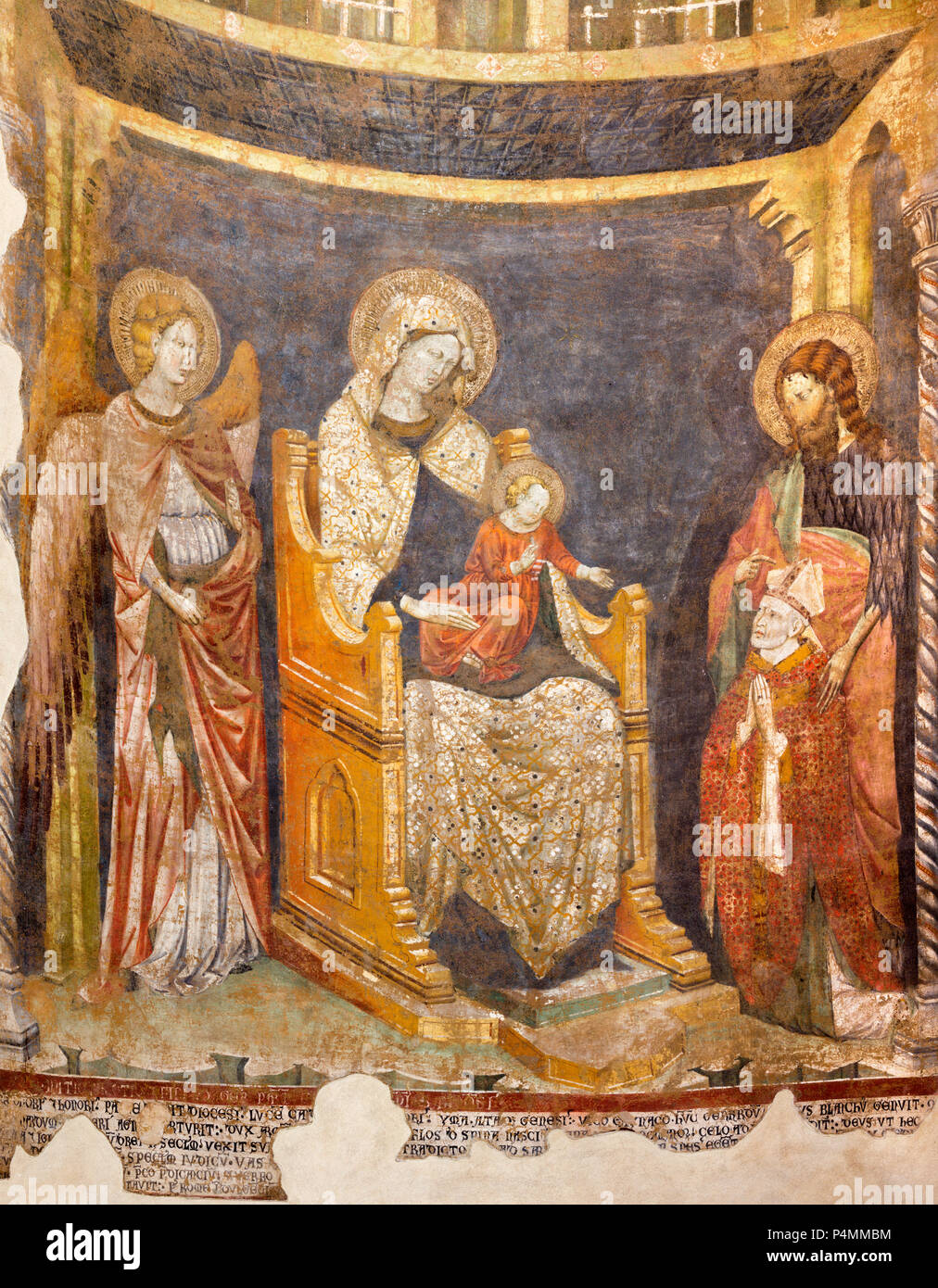 PARMA, Italien - 16. April 2018: Das Fresko der Madonna mit dem Kind, St. Johannes der Täufer und der Bischof in der Taufkapelle von 'Maestro del 1302". Stockfoto