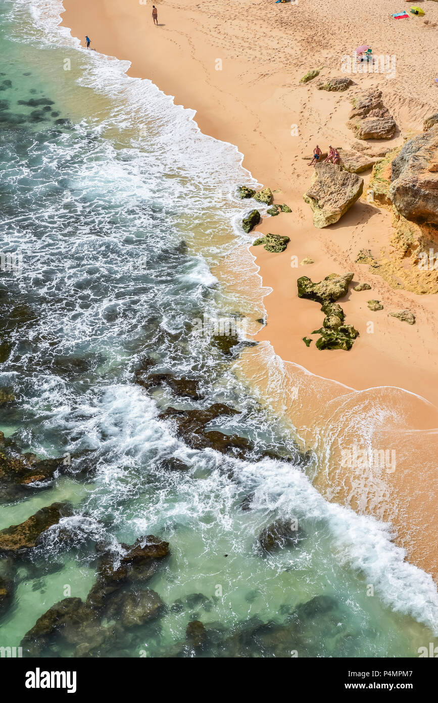 Praia do Vale de Centianes - wunderschöner Strand der Algarve in Portugal Stockfoto