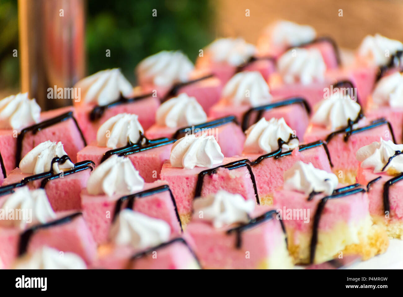 Viel Obst Kuchen auf einem Buffet Stockfoto