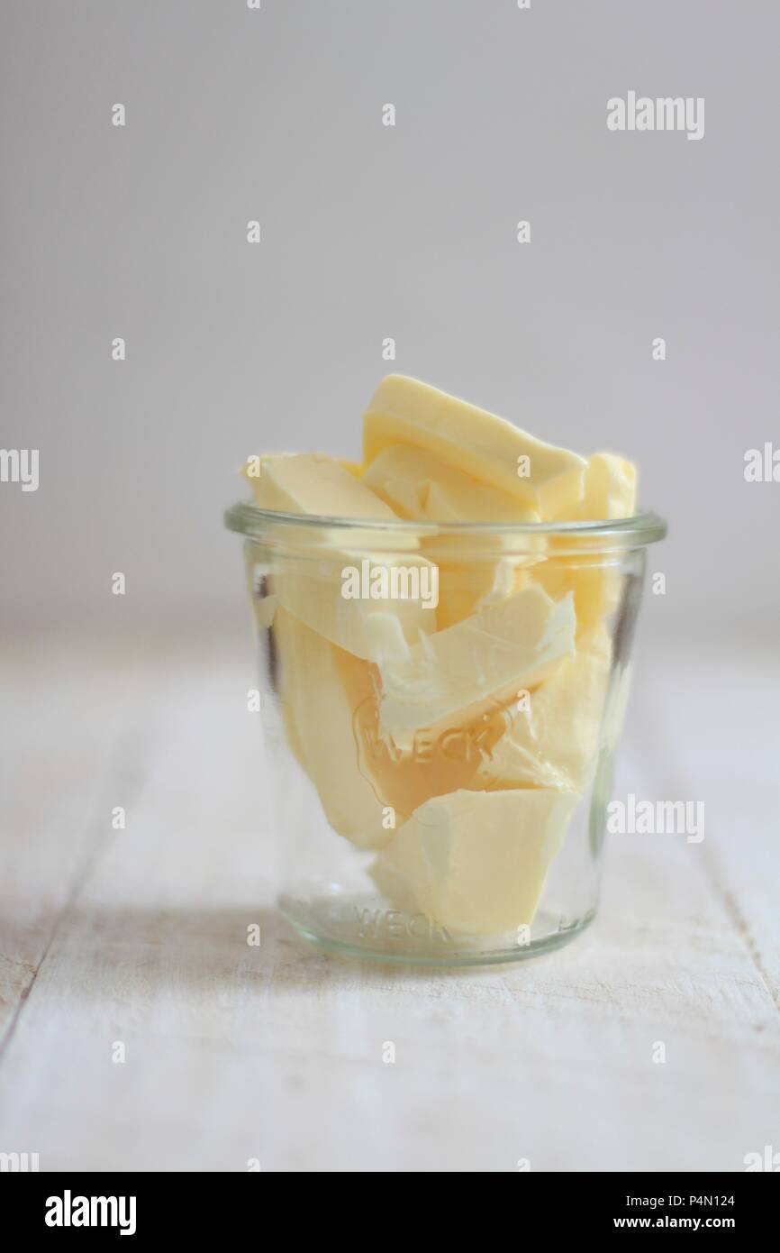 Knob of butter Fotos und Bildmaterial in hoher Auflösung Alamy