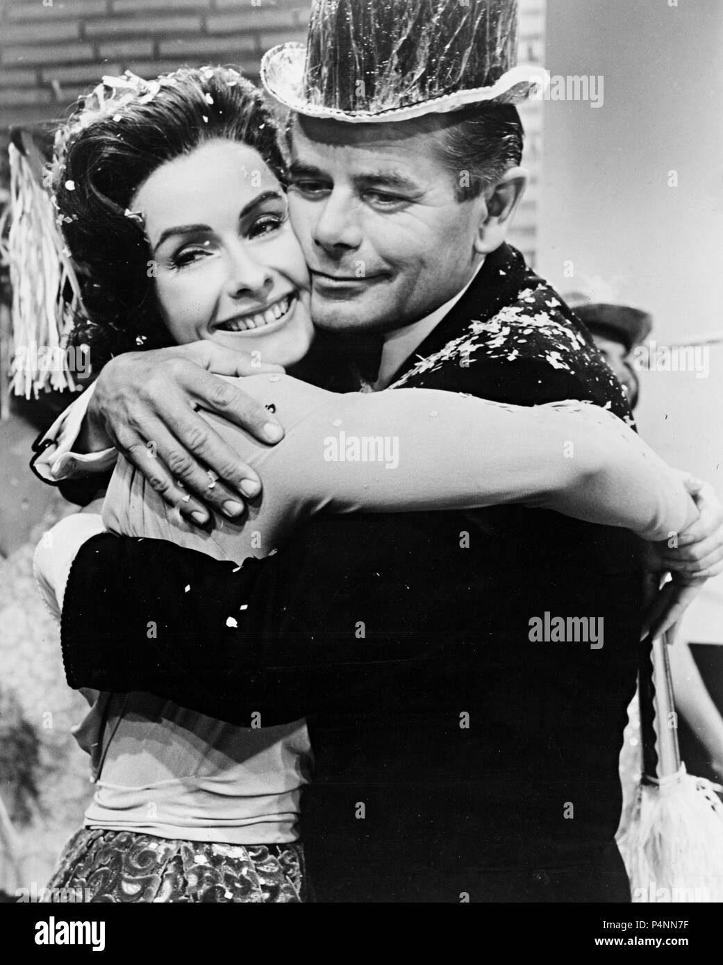 Original Film Titel: der balz von Eddie's Vater. Englischer Titel: Die UMWERBUNG von Eddie's Vater. Regisseur: VINCENTE MINNELLI. Jahr: 1963. Stars: Glenn Ford; Dina Merrill. Credit: M.G.M/Album Stockfoto