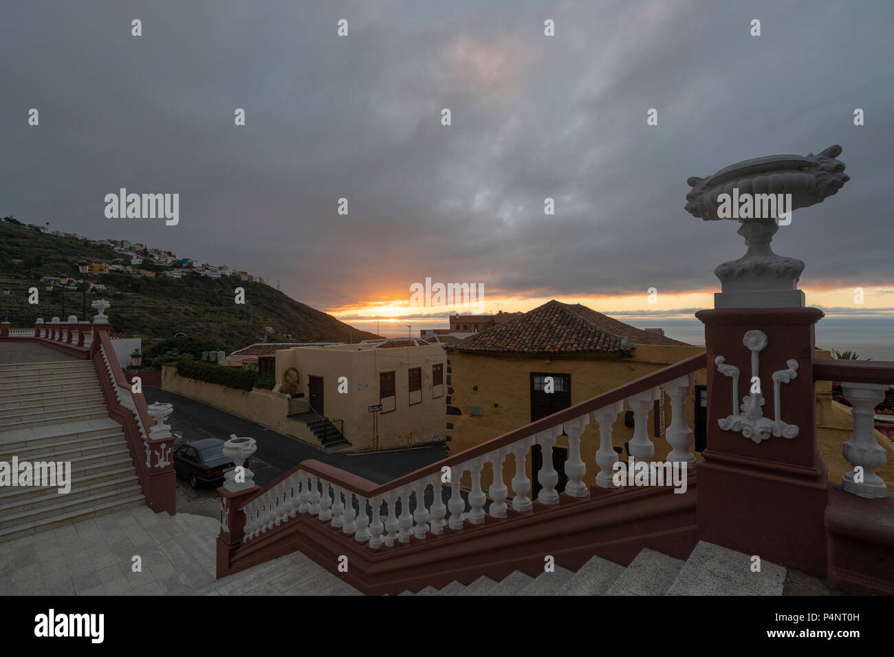 Die Altstadt von Icod de los Vinos, besucht, gesehen und bei Sonnenuntergang fotografiert. Stockfoto