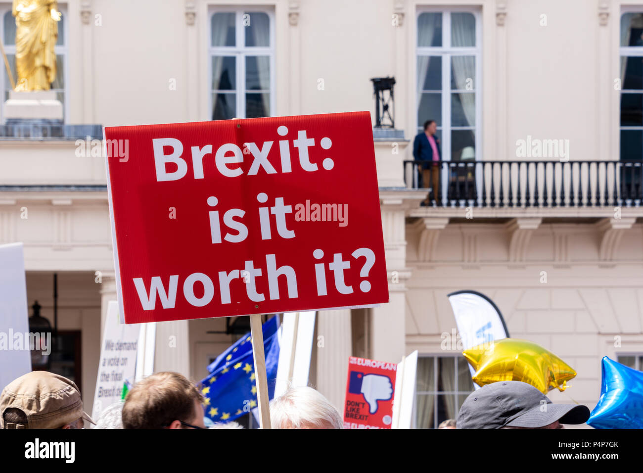 London, Großbritannien. 23 Jun, 2018: Demonstranten nehmen an der Abstimmung März in London für eine sinnvolle Abstimmung über die endgültige Brexit Abkommen zwischen der britischen Regierung und der Europäischen Union statt. Credit: Bradley Smith/Alamy Leben Nachrichten. Stockfoto London, Großbritannien. 23 Jun, 2018: Demonstranten nehmen an der Abstimmung März in London für eine sinnvolle Abstimmung über die endgültige Brexit Abkommen zwischen der britischen Regierung und der Europäischen Union statt. Credit: Bradley Smith/Alamy Leben Nachrichten. Stockfoto