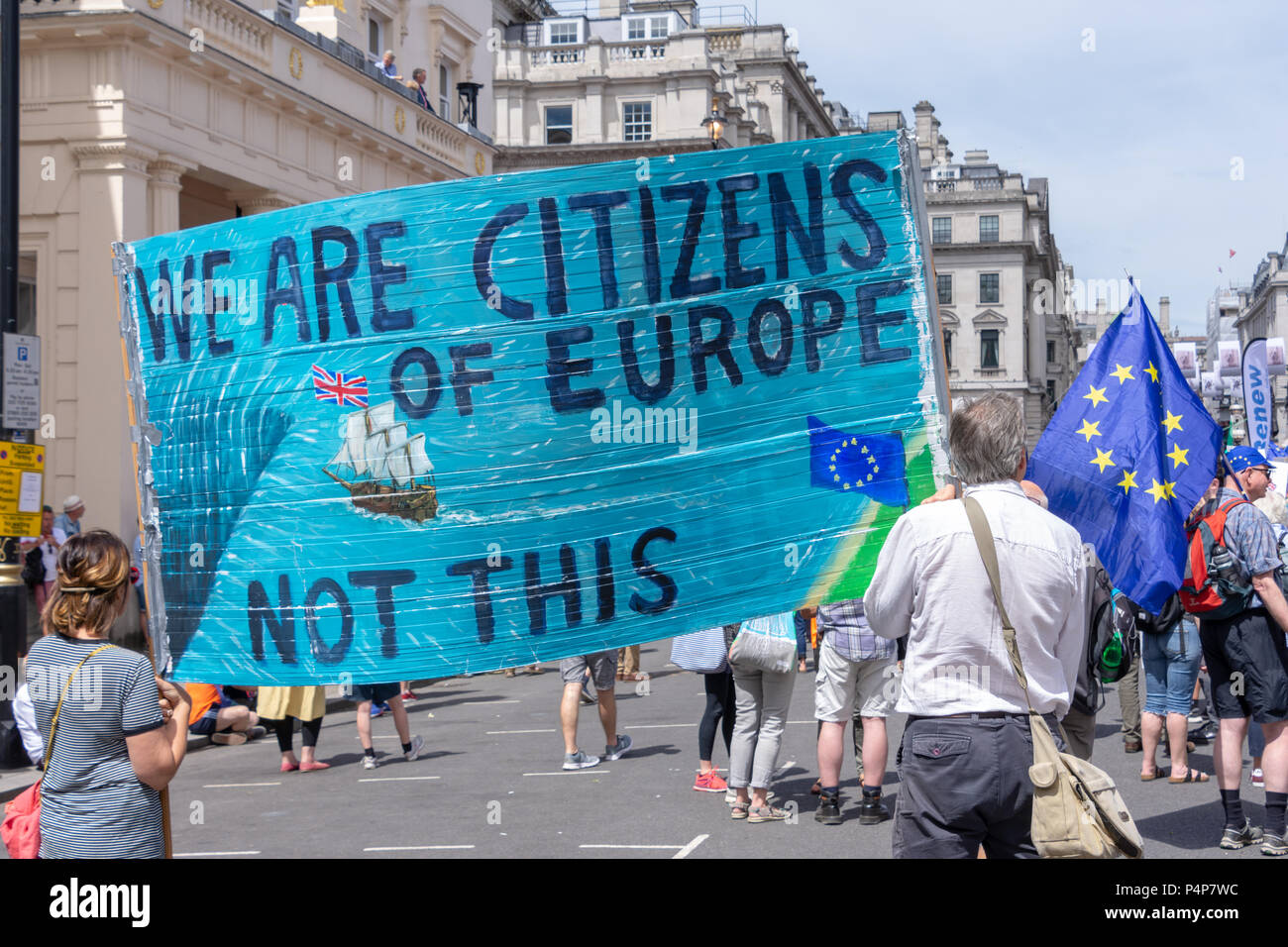 London, Großbritannien. 23 Jun, 2018: Demonstranten nehmen an der Abstimmung März in London für eine sinnvolle Abstimmung über die endgültige Brexit Abkommen zwischen der britischen Regierung und der Europäischen Union statt. Credit: Bradley Smith/Alamy Leben Nachrichten. Stockfoto London, Großbritannien. 23 Jun, 2018: Demonstranten nehmen an der Abstimmung März in London für eine sinnvolle Abstimmung über die endgültige Brexit Abkommen zwischen der britischen Regierung und der Europäischen Union statt. Credit: Bradley Smith/Alamy Leben Nachrichten. Stockfoto