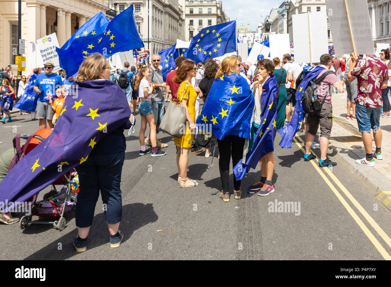 London, Großbritannien. 23 Jun, 2018: Demonstranten nehmen an der Abstimmung März in London für eine sinnvolle Abstimmung über die endgültige Brexit Abkommen zwischen der britischen Regierung und der Europäischen Union statt. Credit: Bradley Smith/Alamy Leben Nachrichten. Stockfoto