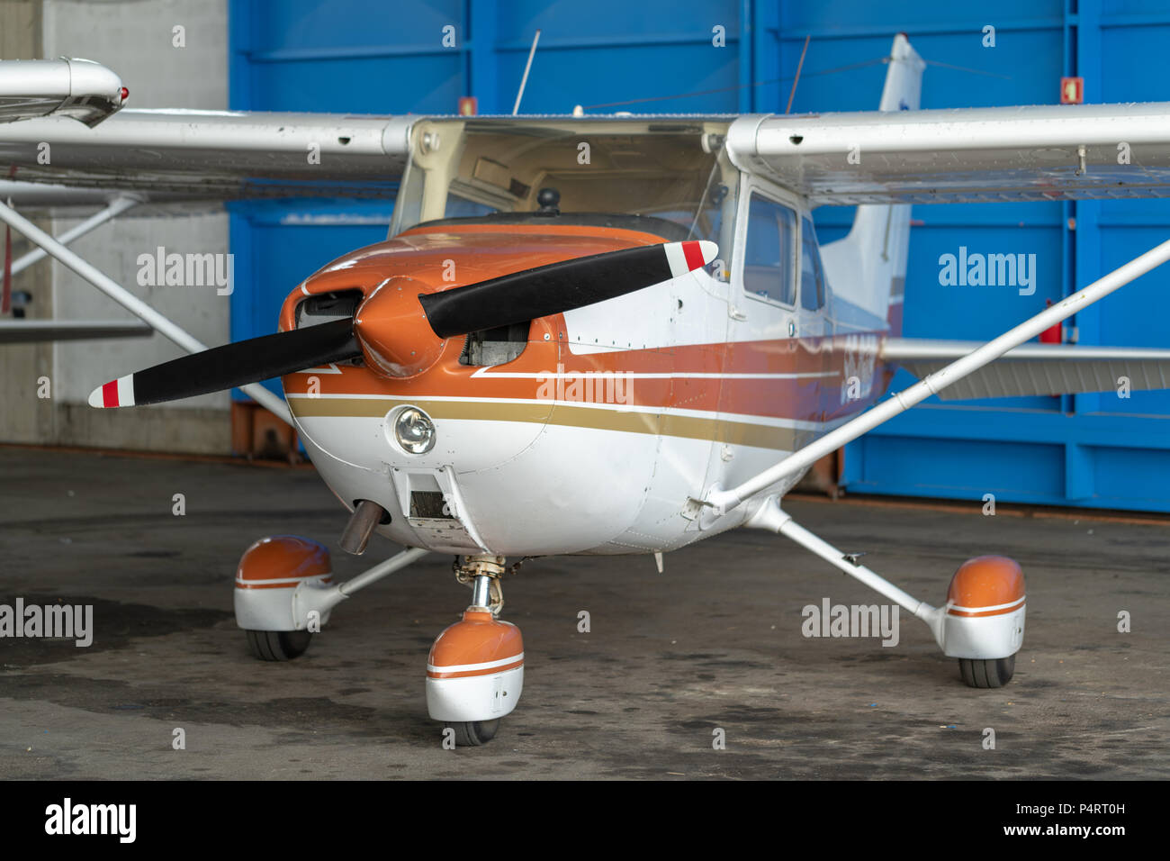 Kleine Sport Flugzeuge im Hangar abgestellten, Nahaufnahme. Detail Stockfoto