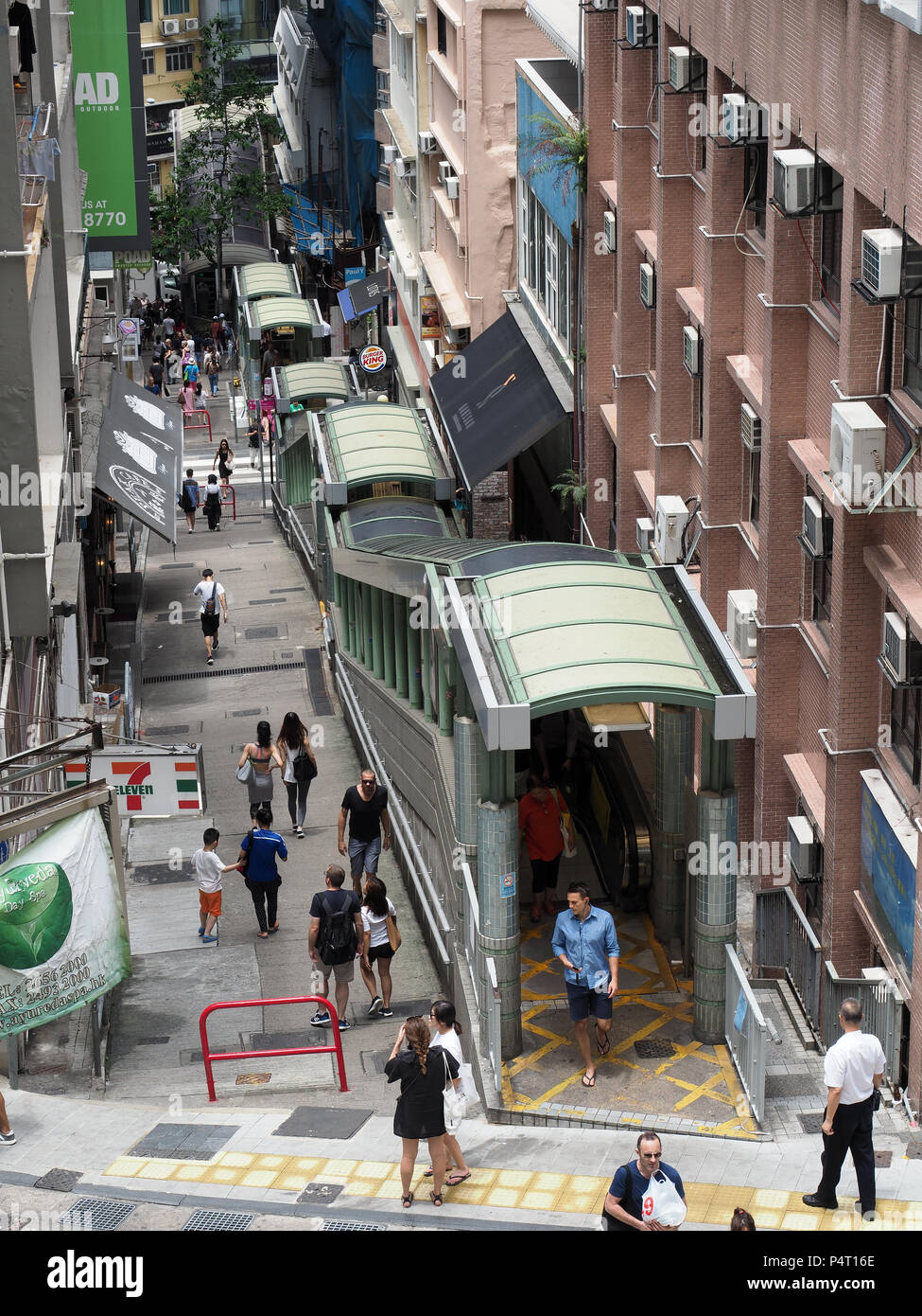 Blick auf Teile der Mid-Levels Escalator und Gehweg System in Hongkong Stockfoto