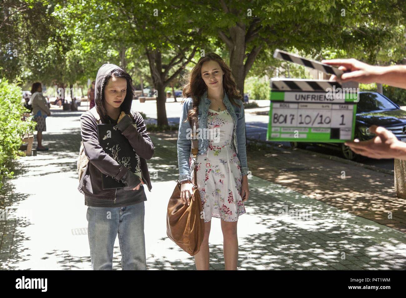 Original Film Titel: Freund anfordern. Englischer Titel: Freund anfordern. Regisseur: Simon Verhoeven. Jahr: 2016. Stars: ALYCIA DEBNAM CAREY; LIESL AHLERS. Credit: Wiedemann & Berg Filmproduktion/Album Stockfoto