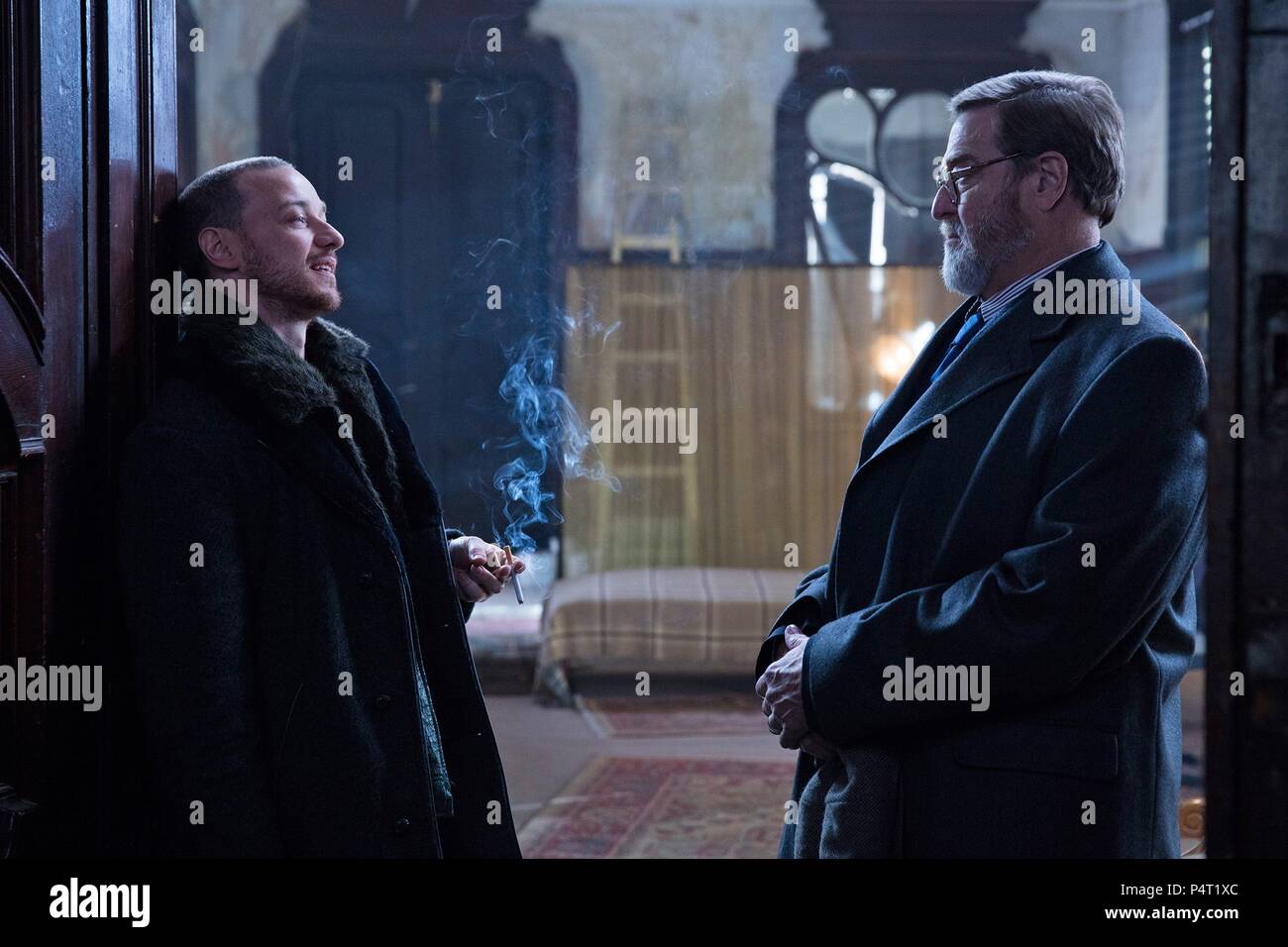 Original Film Titel: ATOMIC BLOND. Englischer Titel: ATOMIC BLOND. Regisseur: DAVID LEITCH. Jahr: 2017. Stars: John Goodman, JAMES MCAVOY. Gutschrift: 87 Elf, Montags geschlossen Unterhaltung, Denver und Delila/Album Stockfoto