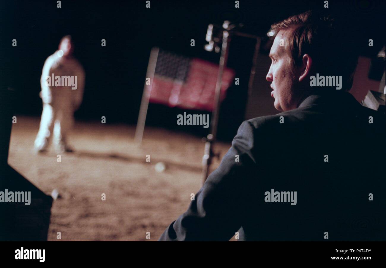 Original Film Titel: OPERATION AVALANCHE. Englischer Titel: Operation AVALANCHE. Regisseur: Matt Johnson. Jahr: 2016. Stars: Matt Johnson. Credit: XYZ FILME/RESOLUTE FILME UND ENT/ZAPRUDER FILM/Album Stockfoto Original Film Titel: OPERATION AVALANCHE. Englischer Titel: Operation AVALANCHE. Regisseur: Matt Johnson. Jahr: 2016. Stars: Matt Johnson. Credit: XYZ FILME/RESOLUTE FILME UND ENT/ZAPRUDER FILM/Album Stockfoto
