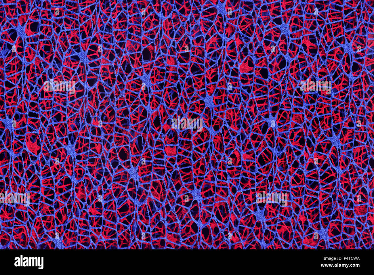 Zusammenfassung Hintergrund aus Gewebe aus blauen und roten Threads auf einem schwarzen Hintergrund. Stockfoto