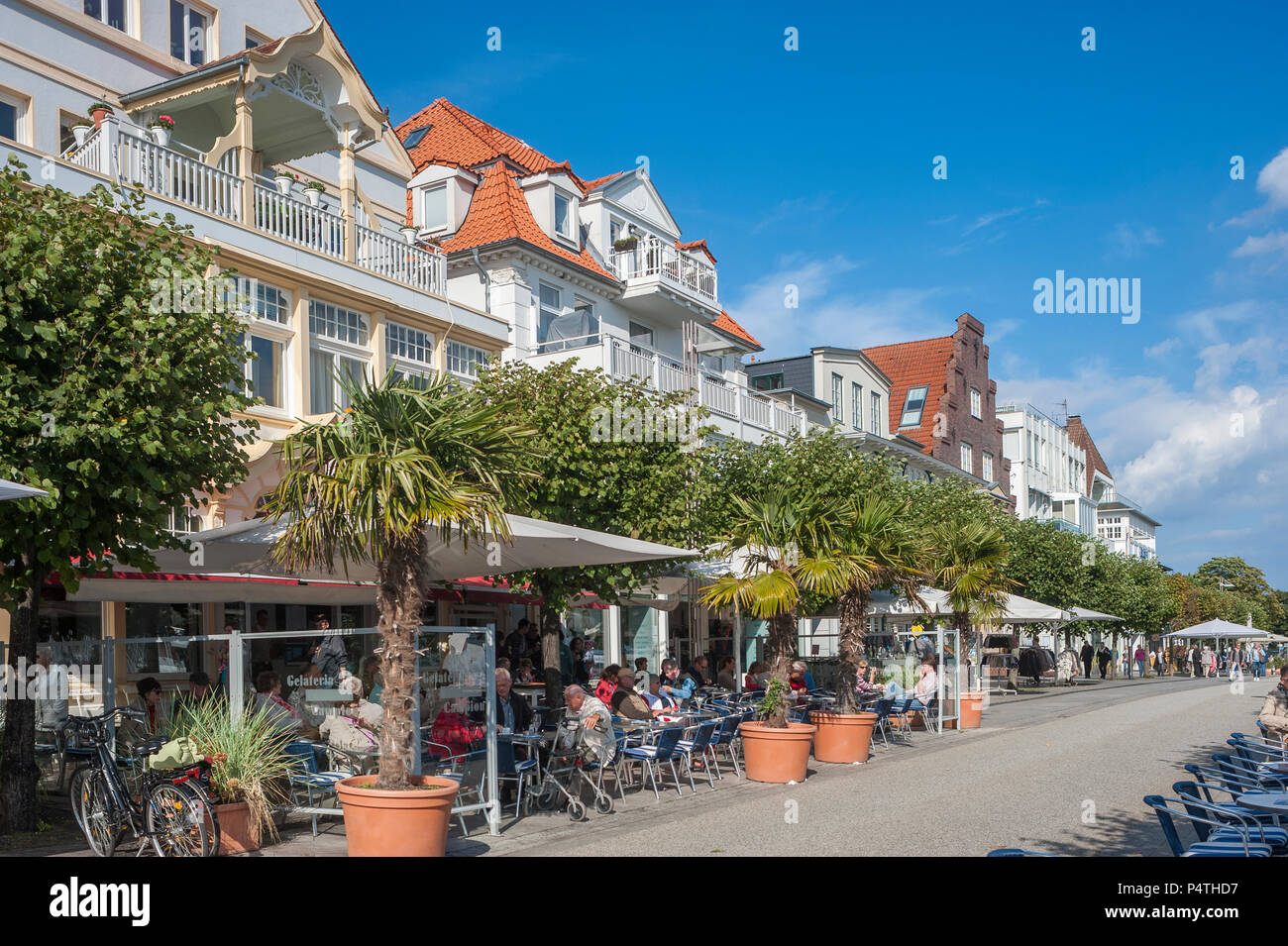 Blick in die Fußgängerzone Front Row, Travemünde, Ostsee, Schleswig-Holstein, Deutschland Stockfoto