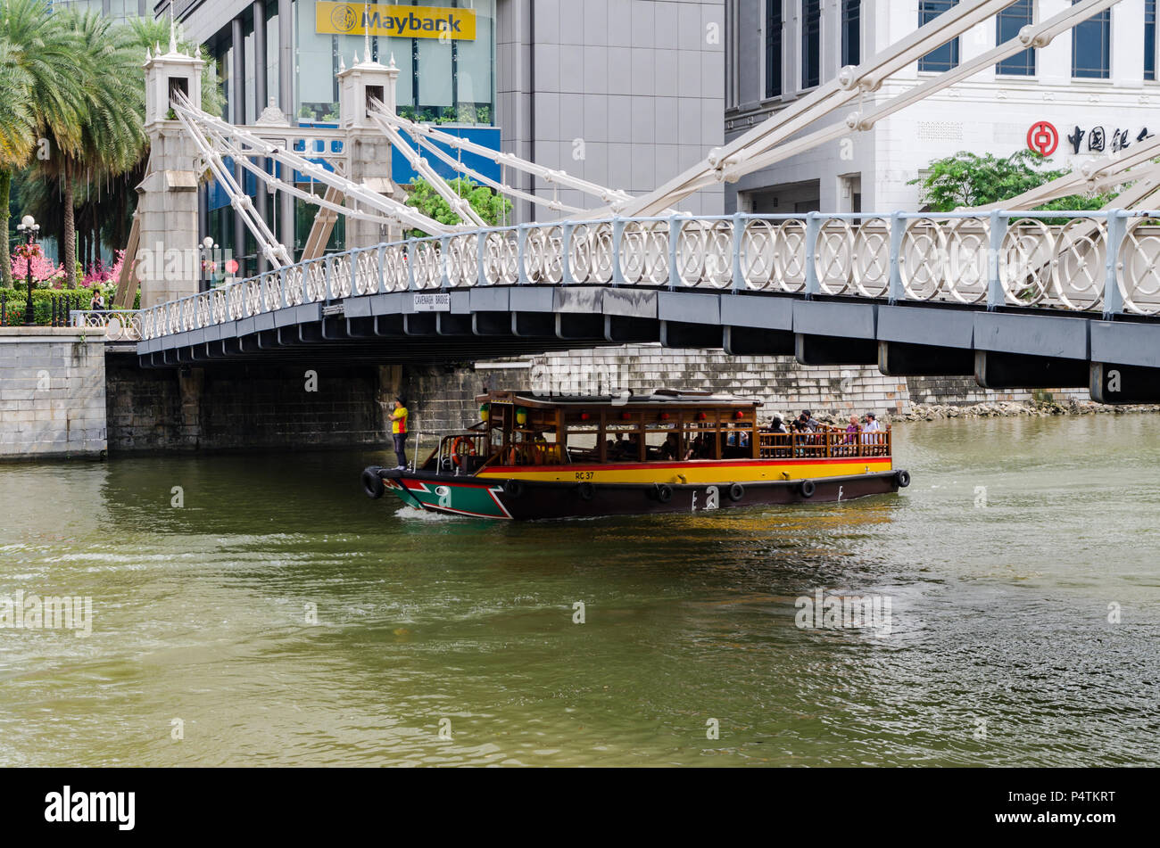 Das Fullerton Hotel ist ein 5 Sterne Hotel in der Innenstadt von Singapur entfernt. Es war früher als das General Post Office Gebäude bekannt. Stockfoto