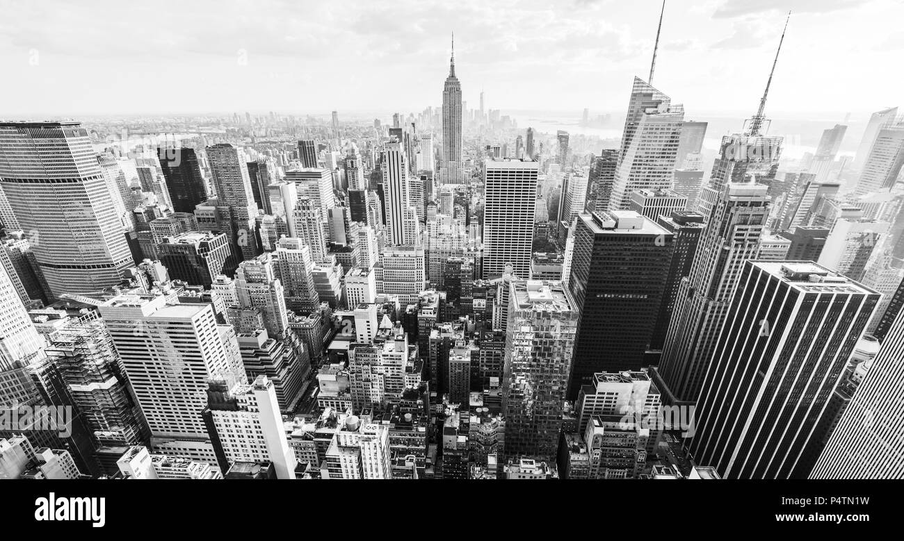 New York Skyline bei Sonnenuntergang. Stockfoto