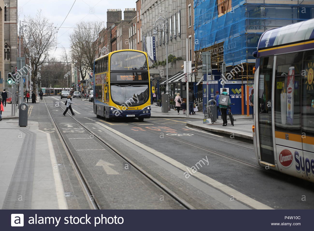 Busse in die Innenstadt von Dublin, Irland Stockfoto