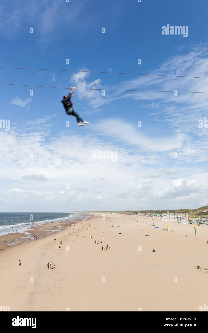 Scheveningen, Niederlande, Seilbahn an der Strandpromenade in Scheveningen Stockfoto