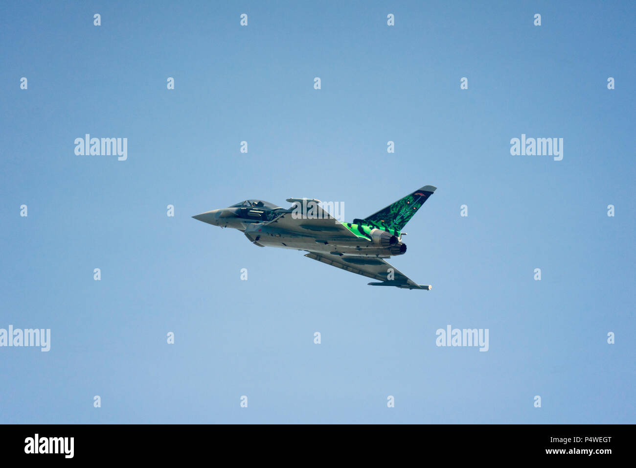 Ein deutscher Eurofighter Typhoon auf der Internationalen Luft- und Raumfahrtausstellung ILA am Flughafen Schönefeld in Berlin, Deutschland 2018. Stockfoto