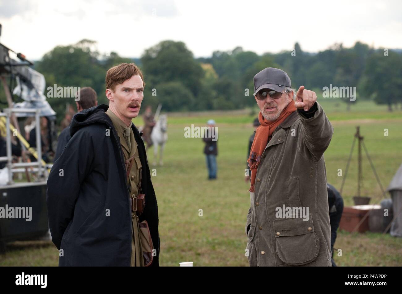 Original Film Titel: Krieg Pferd. Englischer Titel: Krieg Pferd. Regisseur: Steven Spielberg. Jahr: 2011. Stars: Steven Spielberg; Benedict Cumberbatch. Credit: TOUCHSTONE PICTURES/Album Stockfoto