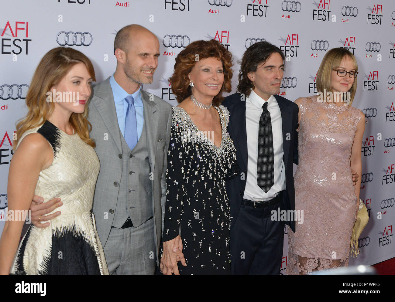pix Carlo Ponti Junior Kinder https www alamy de sophia loren sohn carlo ponti jr frau andrea meszaros ponti sohn edoardo ponti frau sasha alexander045 an den tribut zu sofia loren noch alice mami premiere auf der dolby theater november 12 2014 in los angeles sophia loren sohn carlo ponti jr frau andrea meszaros ponti sohn edoardo ponti frau sasha alexander 045 red carpet event vertikal usa filmindustrie prominente fotografie bestof kunst kultur und unterhaltung topix prominente fashionvertikal besten event in hollywood leben kalifornien roter teppich und backstage usa filmindustrie celebrit image209549513 html