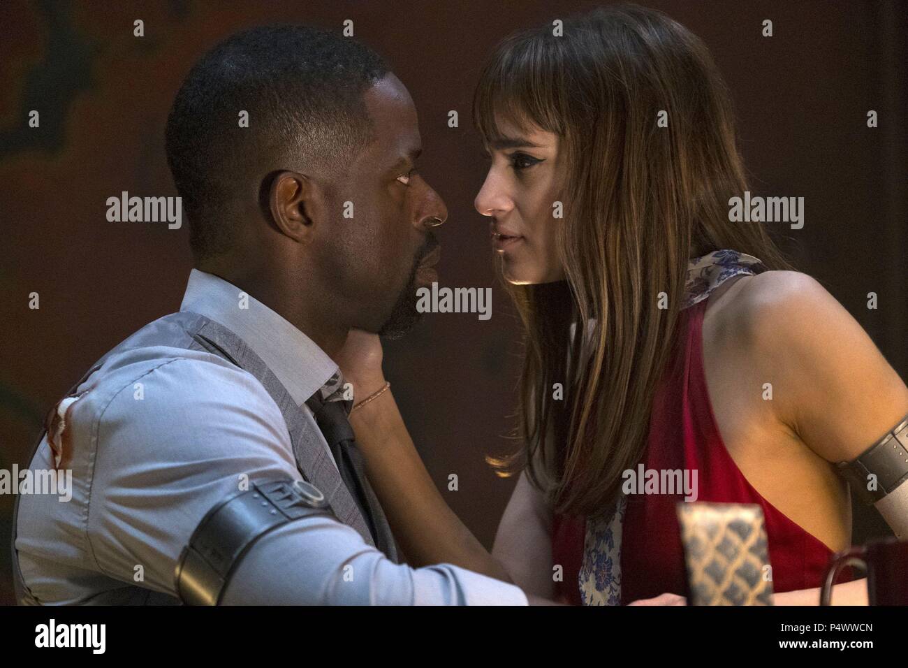 Original Film Titel: HOTEL ARTEMIS. Englischer Titel: HOTEL ARTEMIS. Regisseur: DREW PEARCE. Jahr: 2018. Stars: SOFIA BOUTELLA; STERLING K. BRAUN. Credit: MARC PLATT PRODUKTIONEN/Album Stockfoto