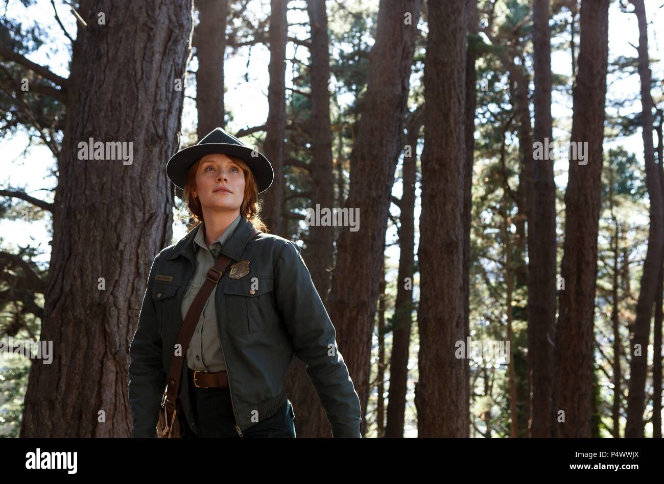 Original Film Titel: PETE'S DRAGON. Englischer Titel: PETE'S DRAGON. Regisseur: DAVID LOWERY. Jahr: 2016. Stars: Bryce Dallas Howard. Credit: WALT DISNEY PRODUCTIONS/Album Stockfoto