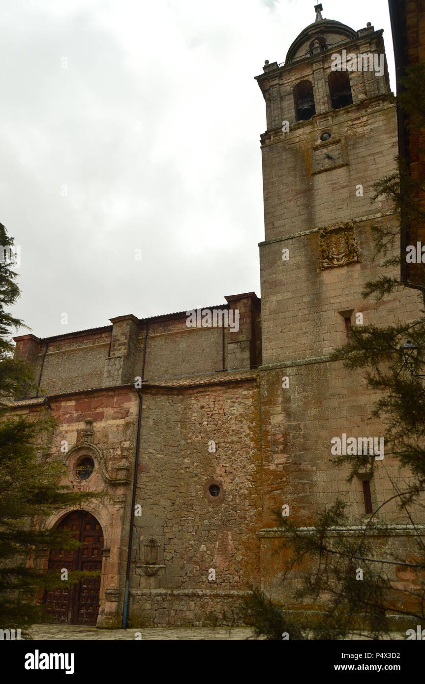 Prächtige Fassade einer Kirche in Peine. März 19, 2016. Architektur Reise Geschichte. Soria Soria Castilla Leon. Spanien. Stockfoto