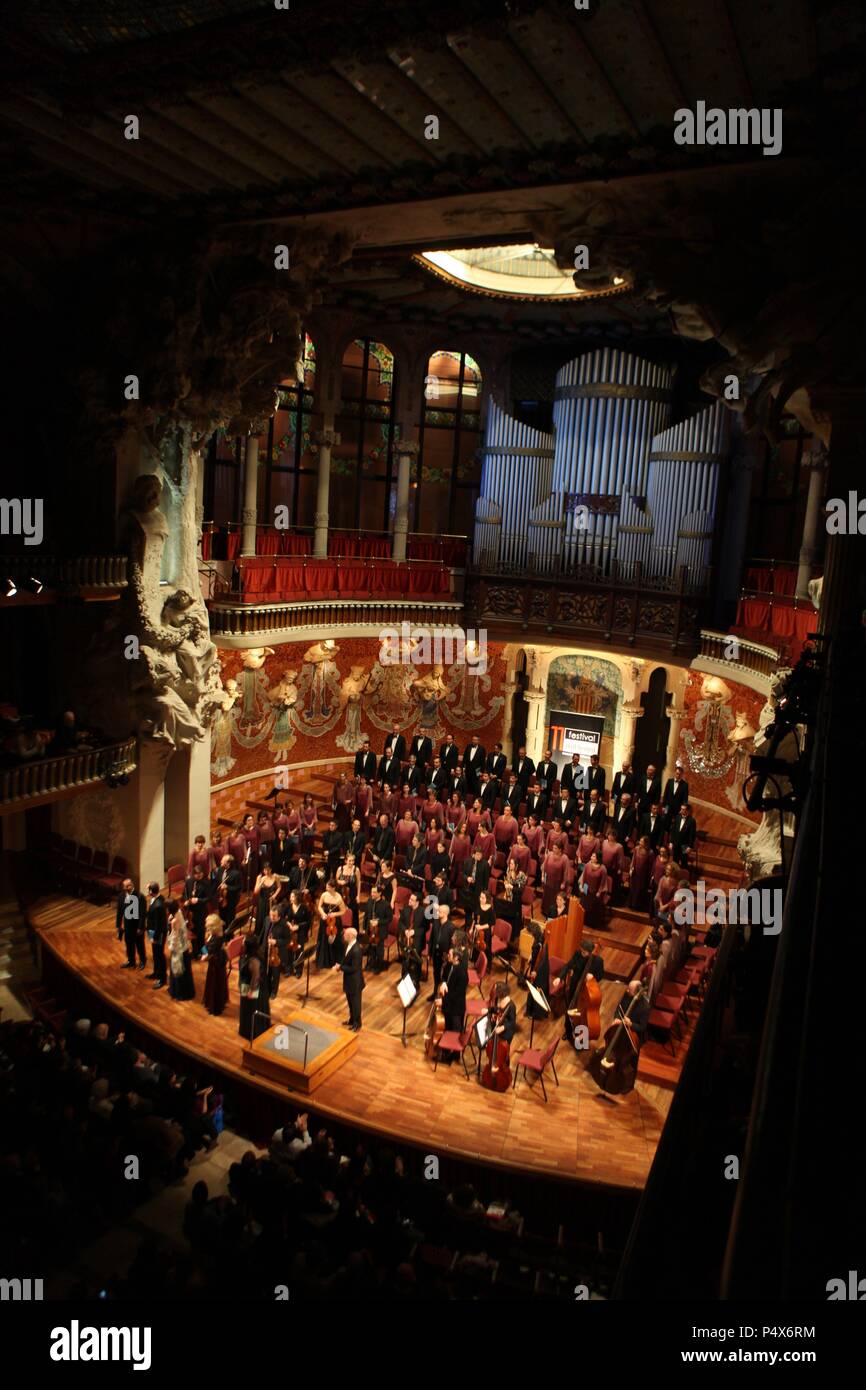 Orfeó Català en el Palau de la Música Catalana Durante el XI Festival Mil. Lenni. Stockfoto